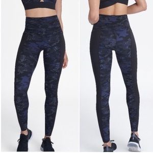 NWOT Booty boost active print leggings Geo Camo